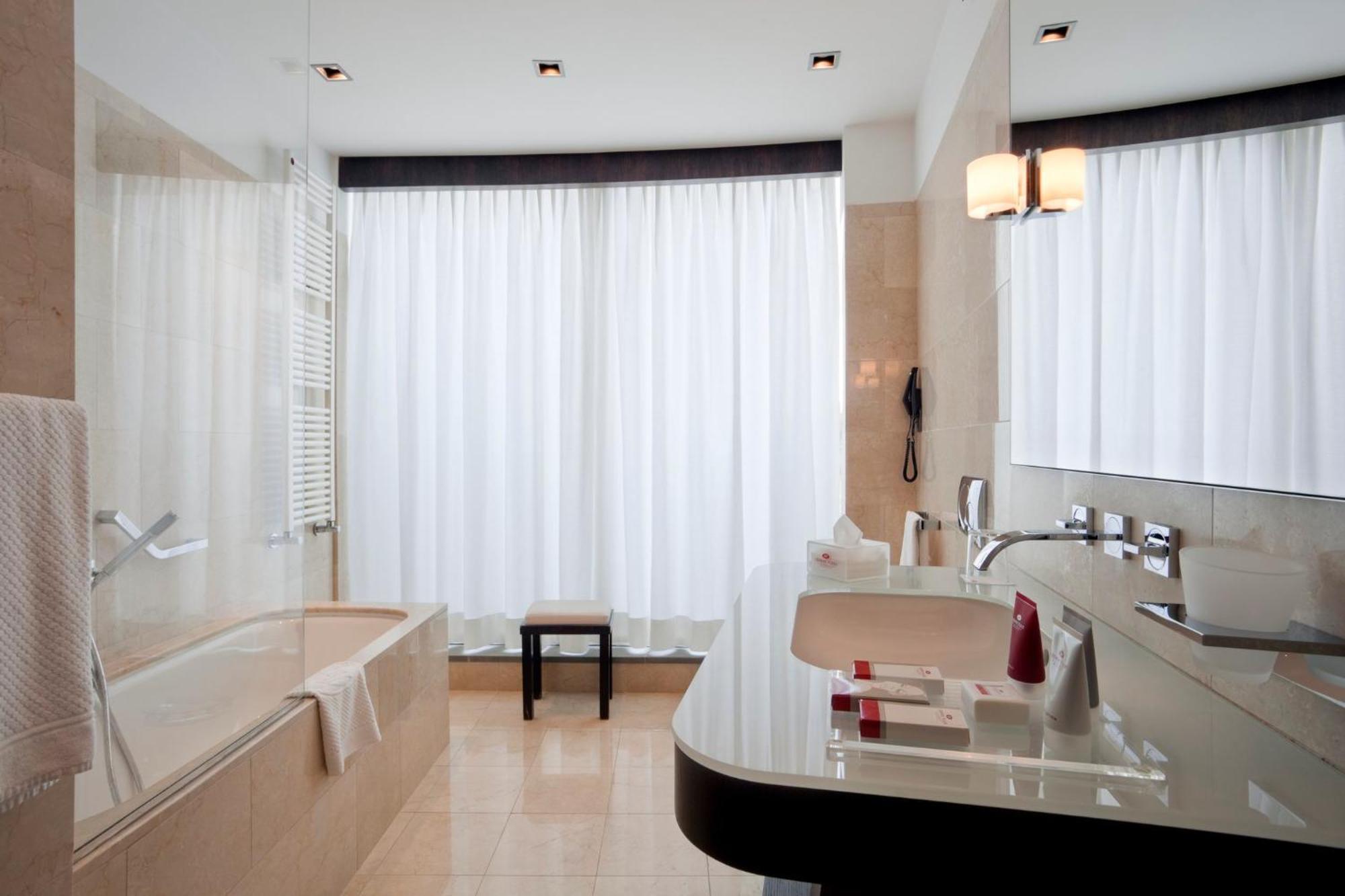 Crowne Plaza Milan City By Ihg, Milan
